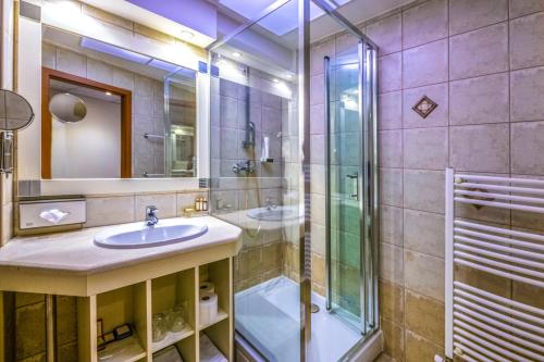 Residence Hotel Balaton的一间浴室