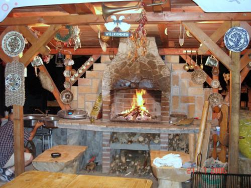 木屋提供给客人使用的烧烤设施