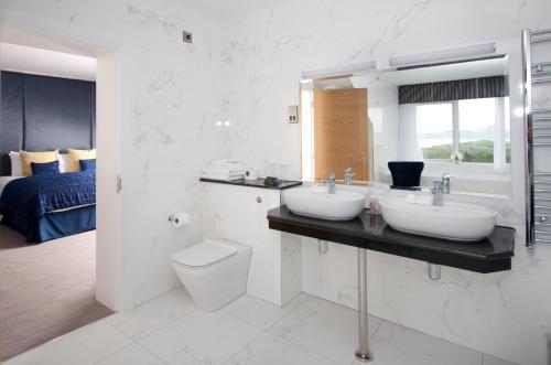 Shandon Hotel & Spa的一间浴室