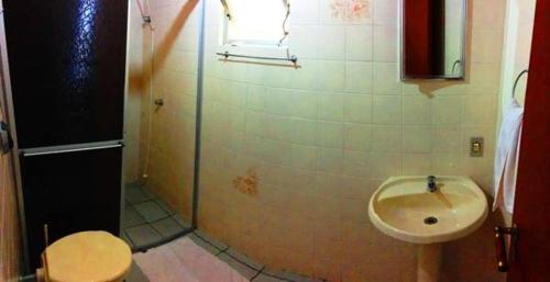 Residencial Baia Blanca的一间浴室