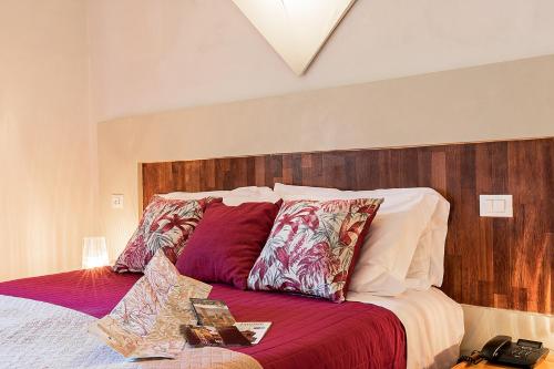 拉维起亚卡迪拉酒店客房内的一张或多张床位