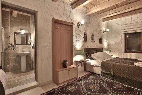 Days inn Cappadocia的一间浴室