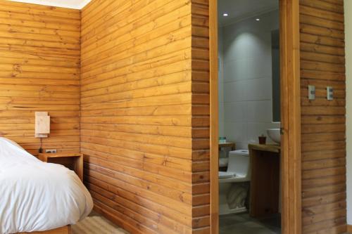 BancoArena Hotel - Refugio Ribera的一间浴室