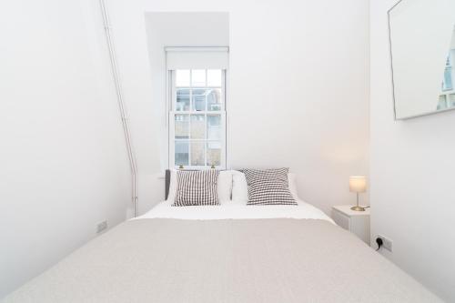 New 2 Bed Apartment in Covent Garden客房内的一张或多张床位