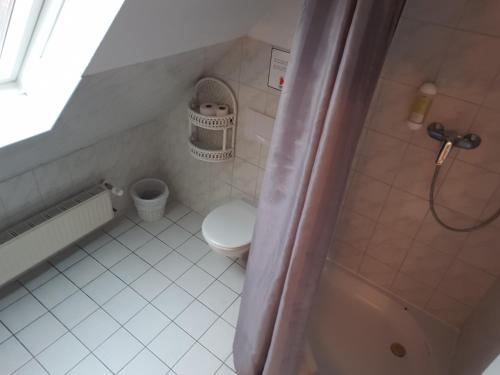 潘森奥普斯特尔酒店的一间浴室
