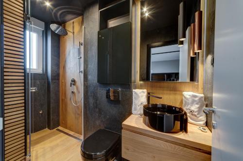 Black Pearl Luxury Suites的一间浴室
