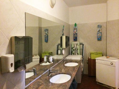 波尔托罗欧罗巴旅舍的一间浴室