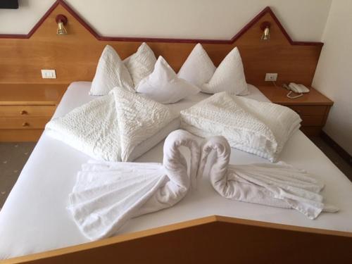 纳丁旅馆客房内的一张或多张床位