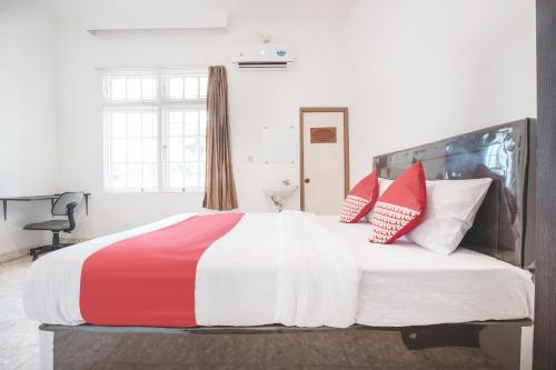Capital O 332 Residence G17 Kemang客房内的一张或多张床位