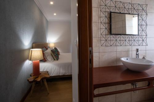 Casa d'Avó Guesthouse and Apartment的一间浴室