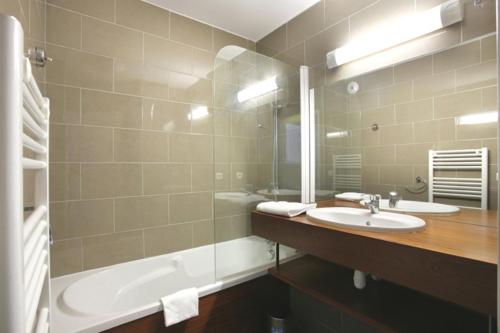勒匹克德劳斯公寓酒店的一间浴室