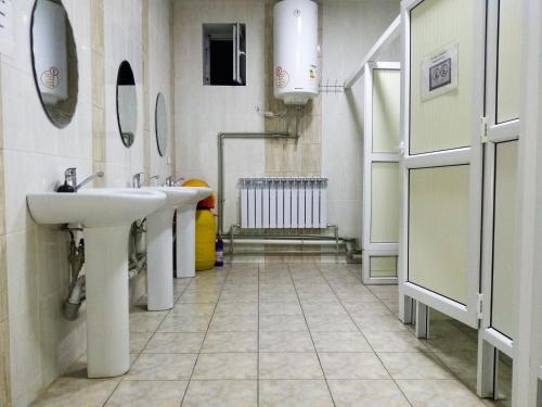 MEDI Guest House的一间浴室