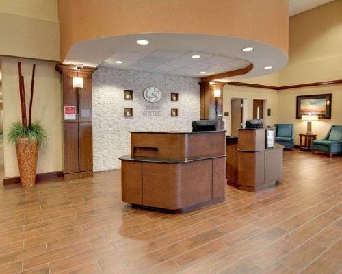 Comfort Suites Texarkana Arkansas大厅或接待区