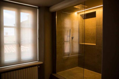 Luxury Langhe Loft的一间浴室