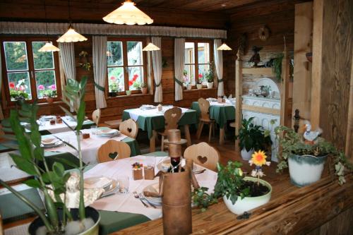 格林兹夫山脉天然度假阿格里斯图莫酒店餐厅或其他用餐的地方