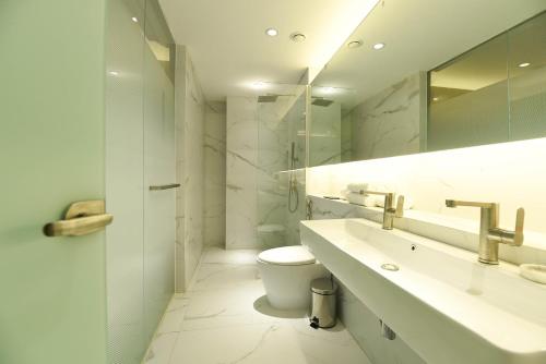 Red Hotel Cubao, Quezon City的一间浴室