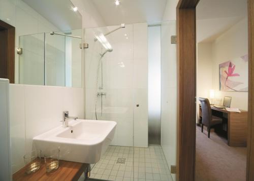 Hotel Römerstube的一间浴室