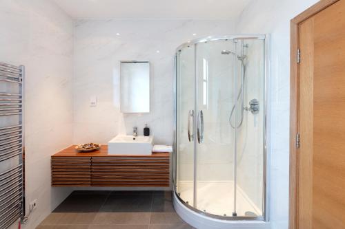 Hampden Apartments - The Charles的一间浴室