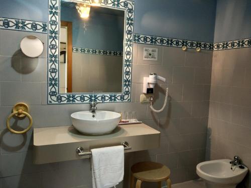 里尔金塔德拉康塞普西旅馆的一间浴室