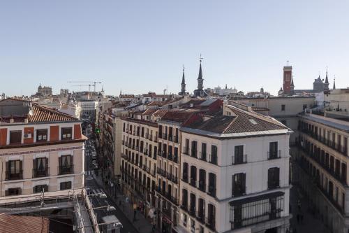 马德里马约尔广场小宫殿酒店的城市空中景观和建筑