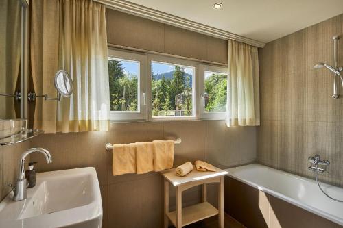 Appartamenti La Sajun & Les Viles的一间浴室