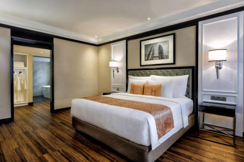 吉隆坡美利亚酒店客房内的一张或多张床位