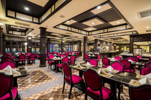 Wora Bura Hua Hin Resort & Spa - SHA Extra Plus餐厅或其他用餐的地方
