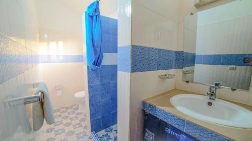 Cap-Sénégal的一间浴室