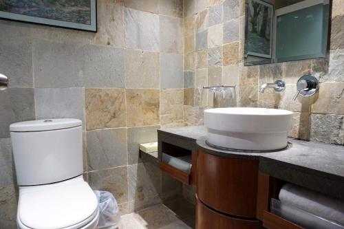 長洲華威酒店的一间浴室