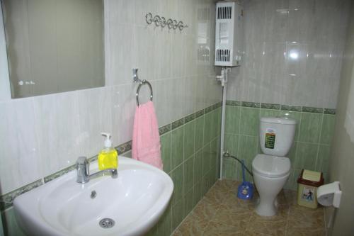 YOKUB Guest House的一间浴室