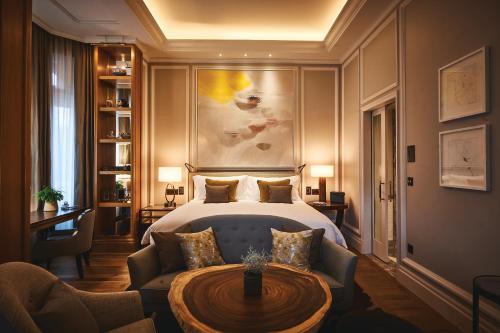 The Cadogan, A Belmond Hotel, London客房内的一张或多张床位