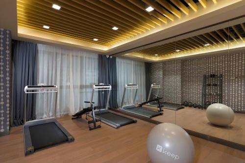 CityNote希诺酒店·广州上下九步行街店的健身中心和/或健身设施