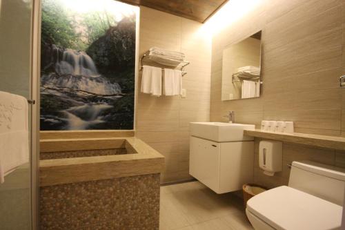 谷关温泉饭店的一间浴室