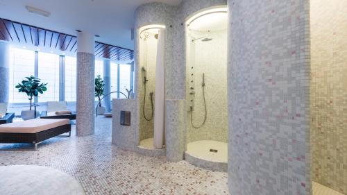 沃奥拉酒店的一间浴室