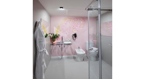 加莱里亚艾森提亚酒店的一间浴室