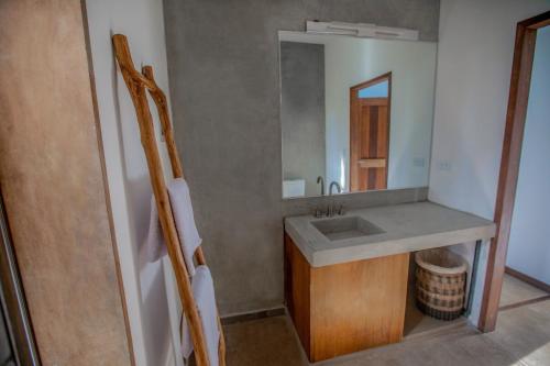 Hotel Enai的一间浴室