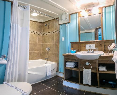 德蒙庄园旅馆的一间浴室