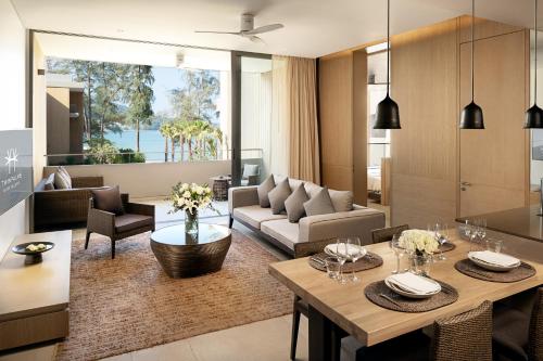 Twinpalms MontAzure Phuket Resort的休息区