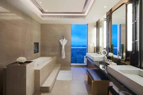 上海嘉定凯悦酒店的一间浴室