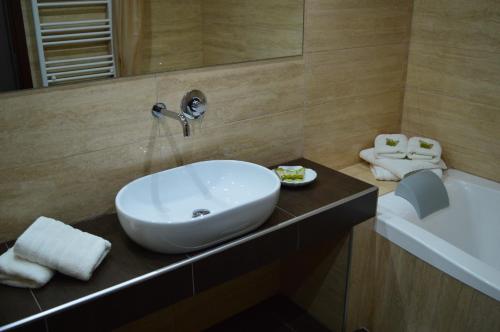阿奇里奥酒店的一间浴室