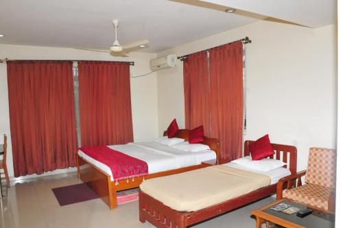 BelūrKSTDC Hotel Mayura Velapuri Belur的相册照片
