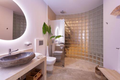 Villa Rainbow Home Mallorca的一间浴室