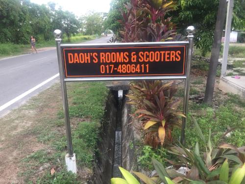 DAOH'S Rooms & Scooters的证书、奖牌、标识或其他文件