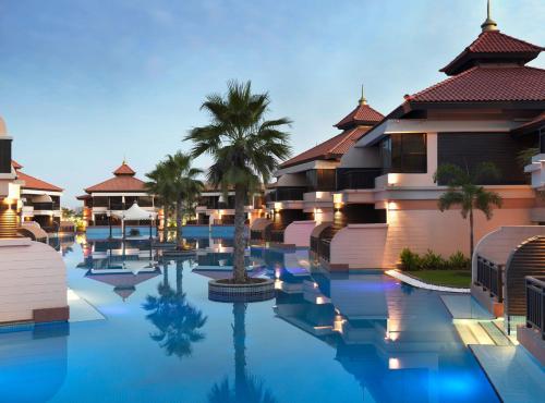迪拜棕榈岛安纳塔拉度假酒店内部或周边的泳池