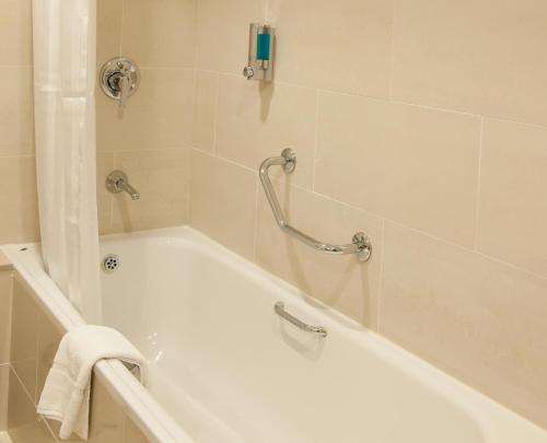 里奥柏马克莱顿酒店 的一间浴室