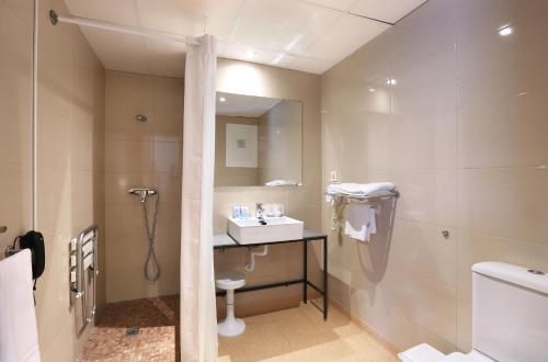 巴西酒店的一间浴室