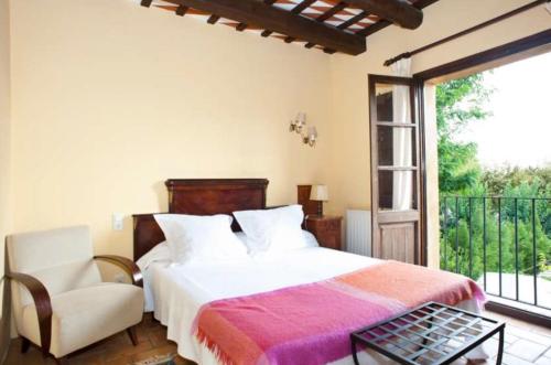 Hostal La Riera客房内的一张或多张床位
