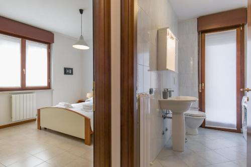 Appartamento Verona Fiera e Centro的一间浴室