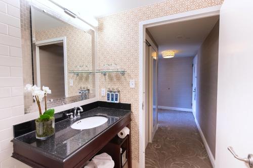 Hamilton Hotel - Washington DC的一间浴室