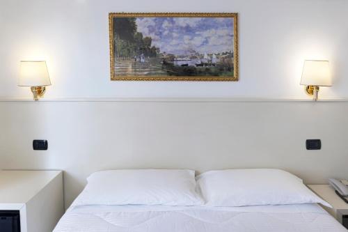 国际酒店客房内的一张或多张床位